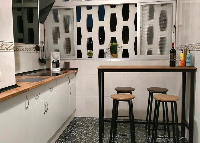 El Piso Espacioso Para Un Grupo De Amigos