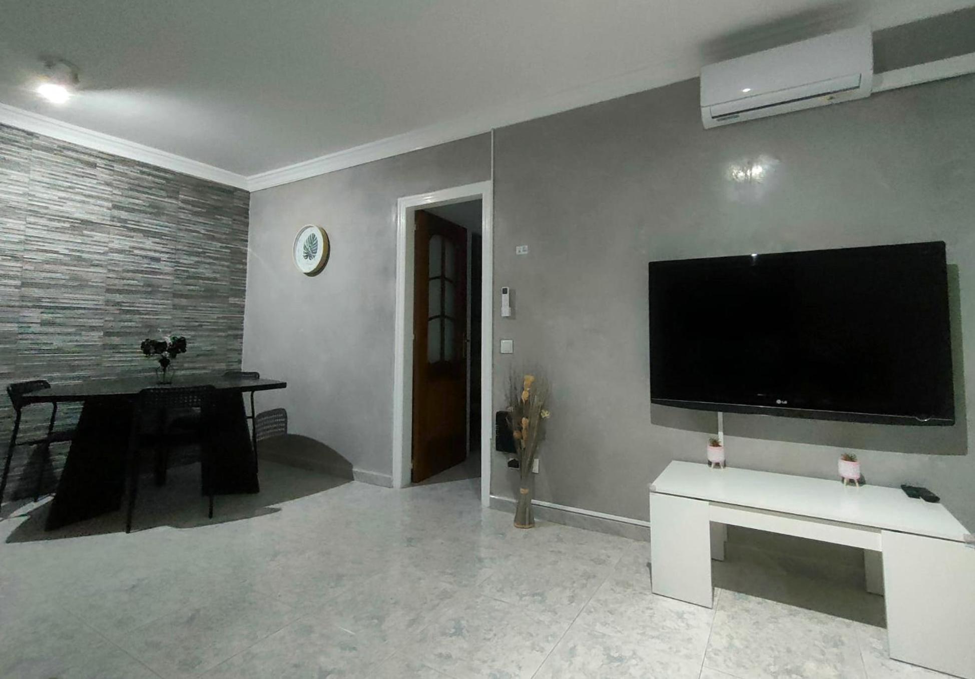 El Piso Espacioso Un Grupo De Amigos Apartment *